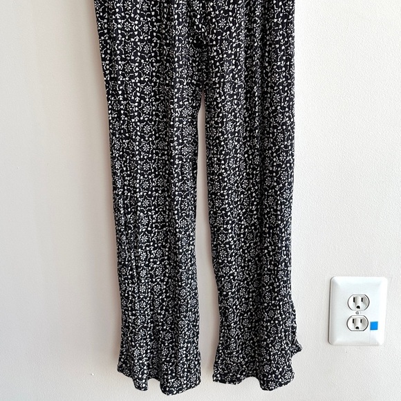 American Eagle Outfitters Black and White Silver Jumpsuit, Sequins, Size Medium - Picture 5 of 16